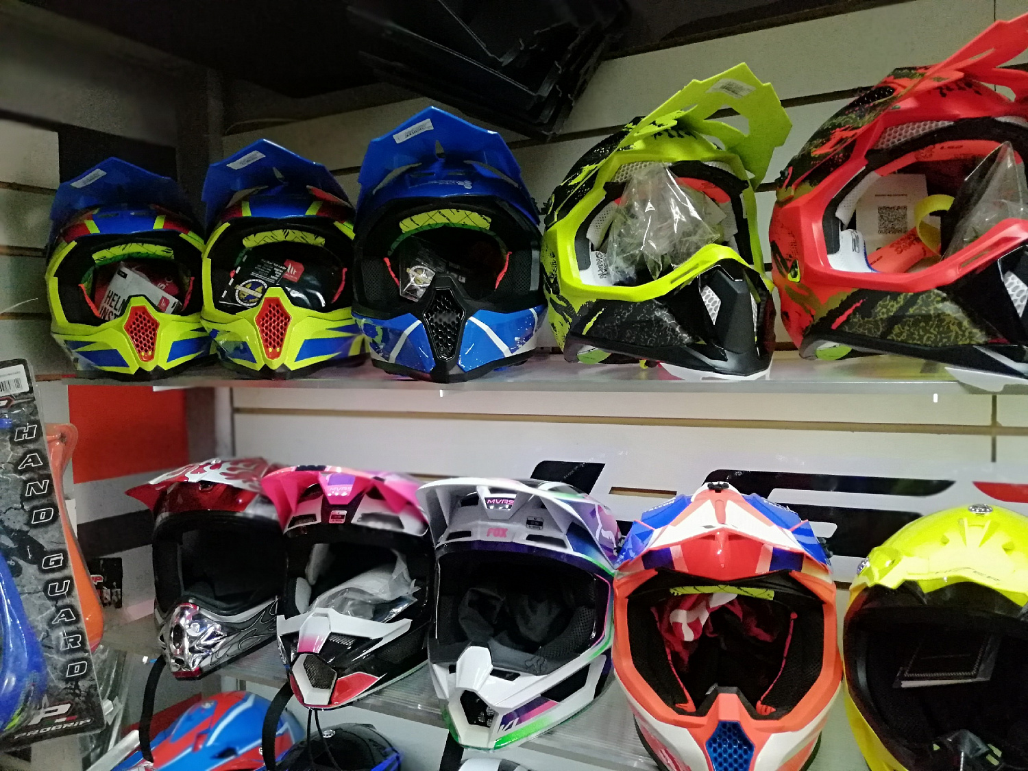 Большой выбор шлемов