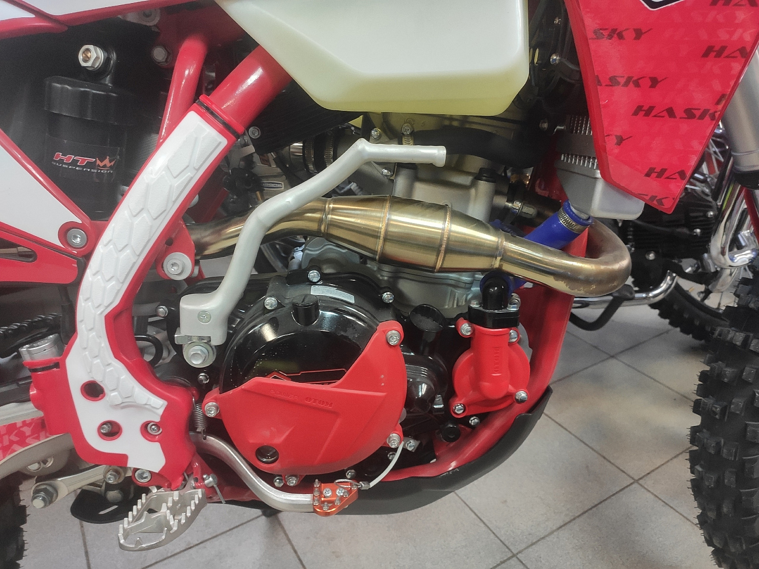 Интересная модель мотоцикла  Hasky F7 GAS